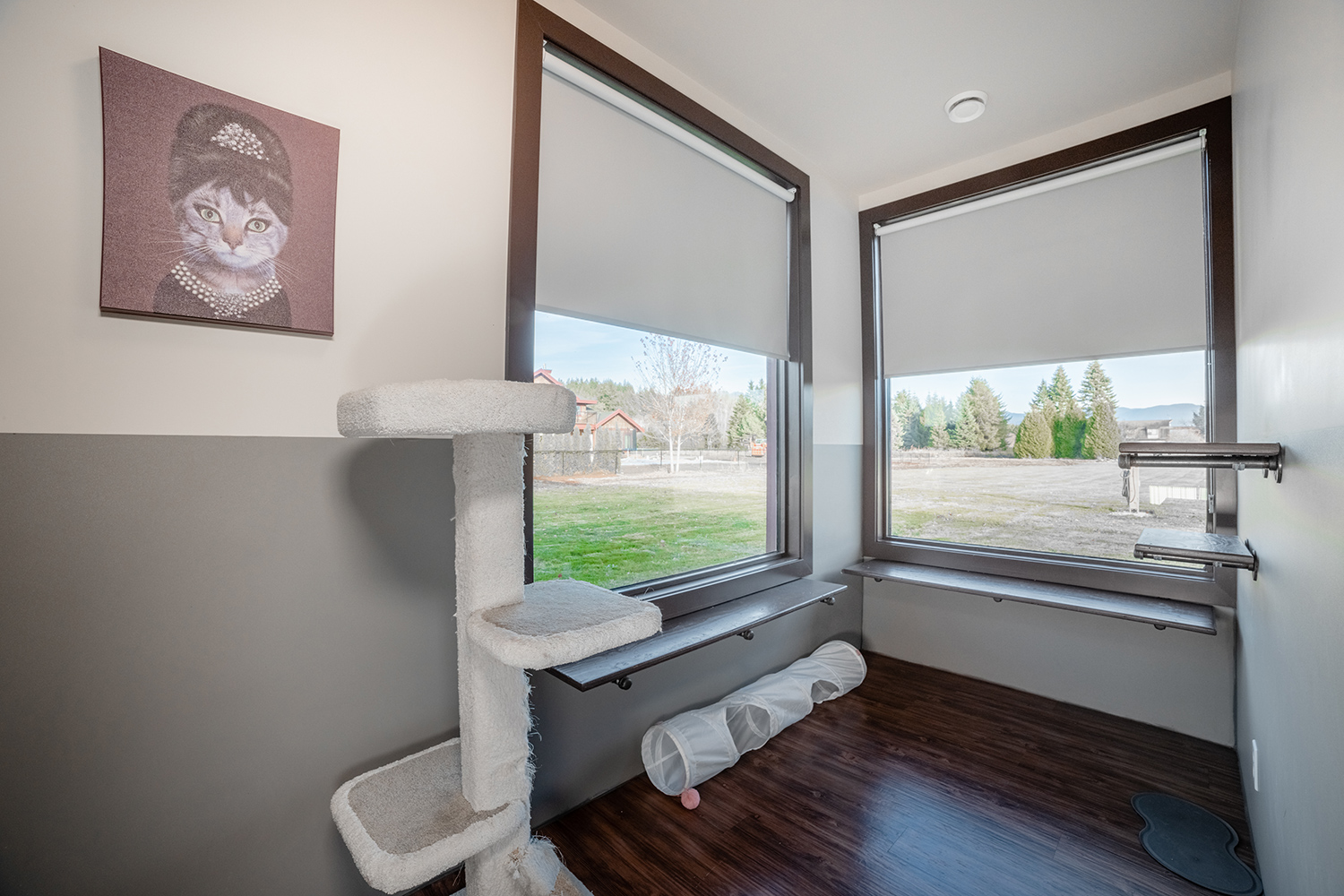 Lower Floor Corner Suite