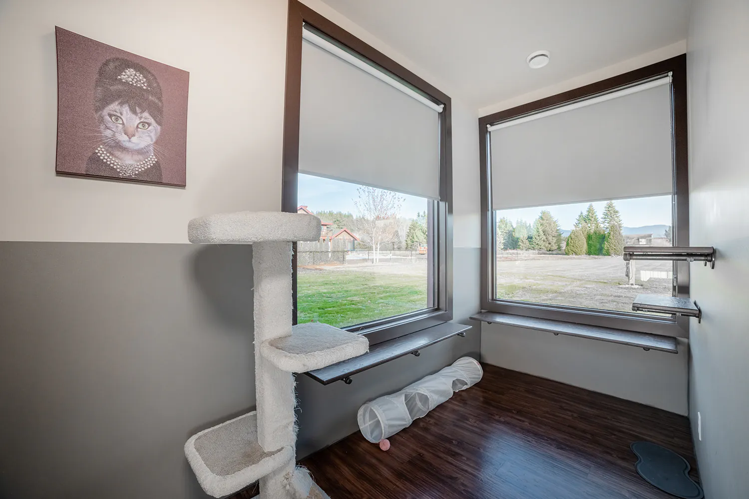 Lower Floor Corner Suite